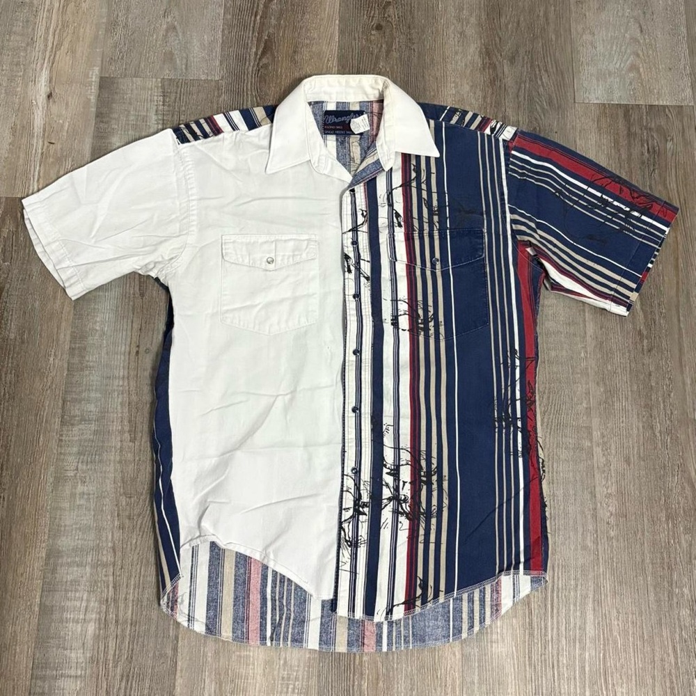 Wrangler Blue and White Casual Button Down Shirt